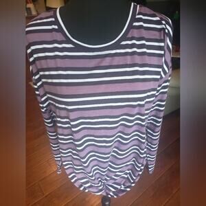 TRU SELF‎ L long sleeve dark and light purple and white